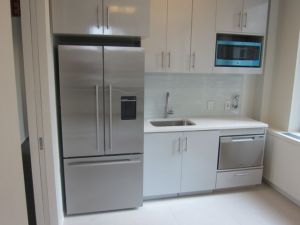 400 Madison Avenue Office Space - Kitchen