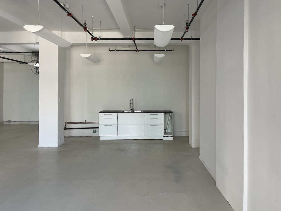 501 Fifth Avenue Office Space - Kitchenette