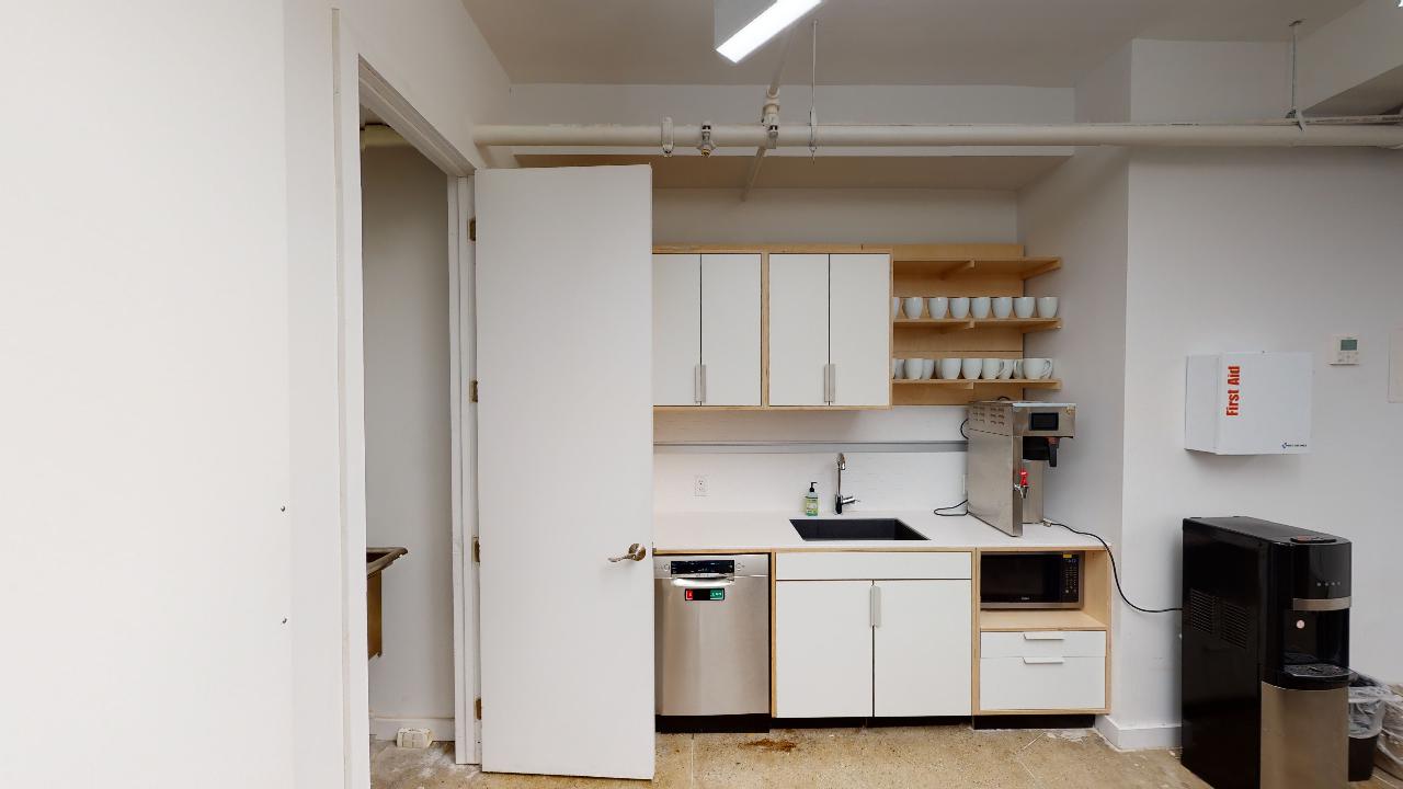 369 Lexington Avenue Office Space - Kitchen