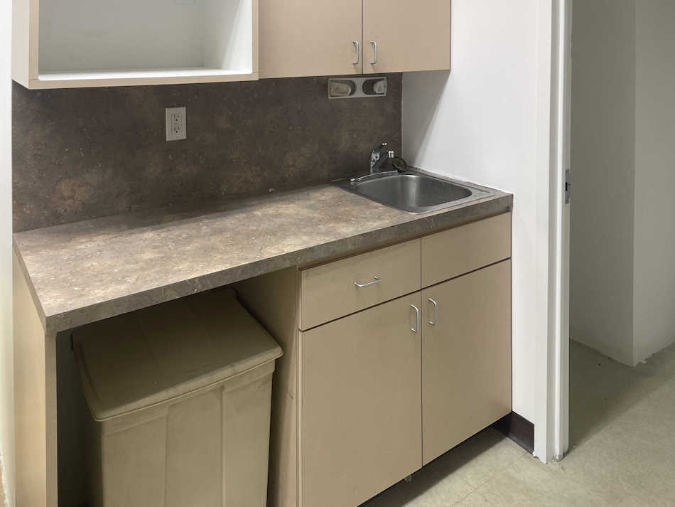 352 Seventh Avenue Office Space - Kitchenette