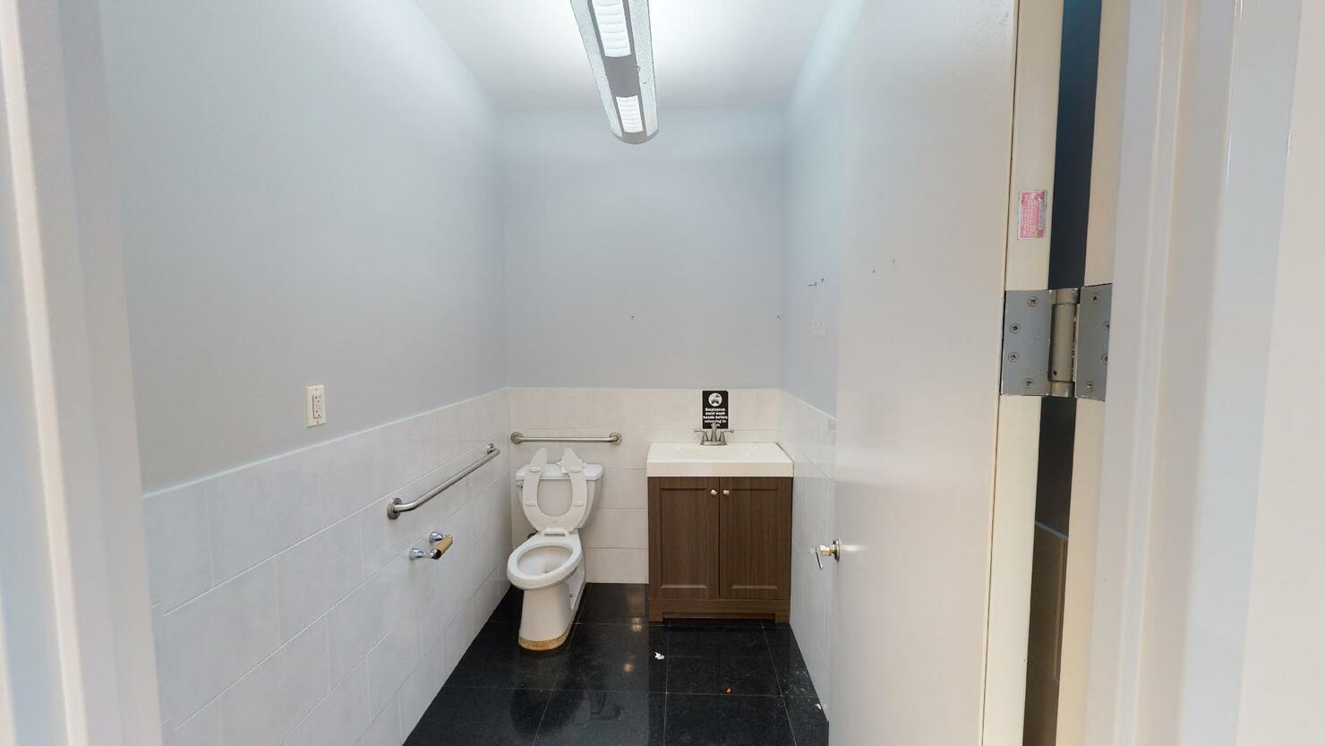 369 Lexington Avenue Office Space - Bathroom