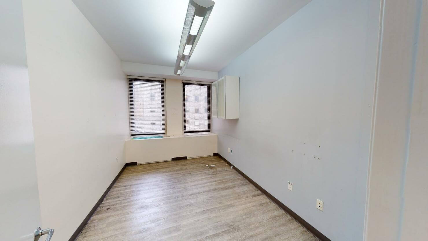 369 Lexington Avenue Office Space - Bright Treatment Room